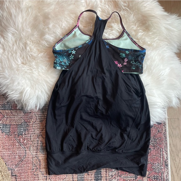Lululemon old school layered yoga top with built in bra. Size 10. Like New. - Picture 2 of 5